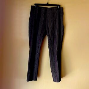 Nice fitting sz 6 plaid slacks.